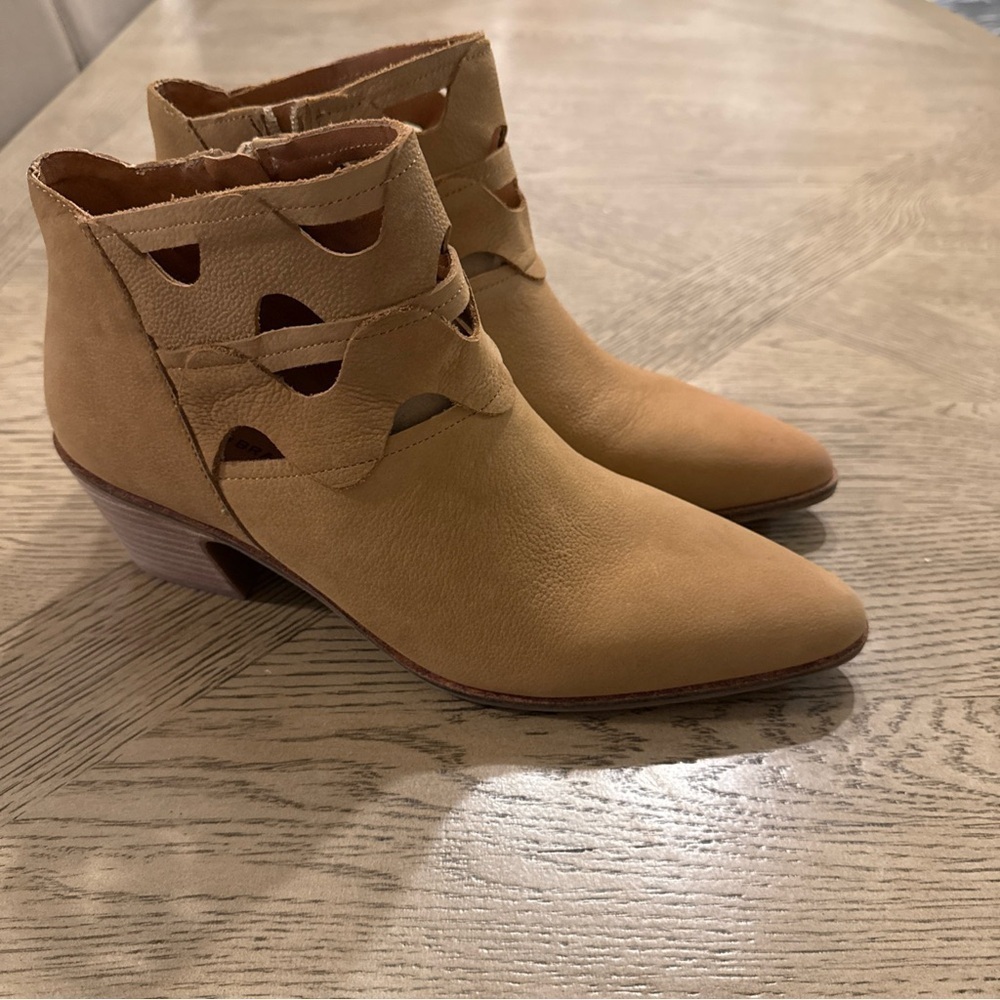 Lucky Brand Ankle Boots Booties Shoes Womens Size 9.5  Brown Leather